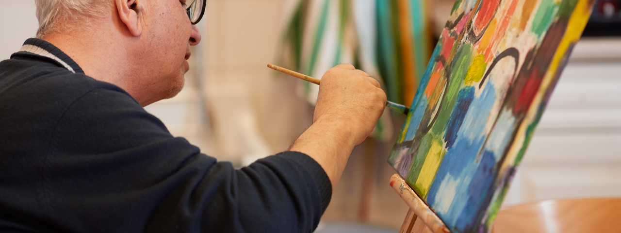 Deelnemer Aan Het Verven